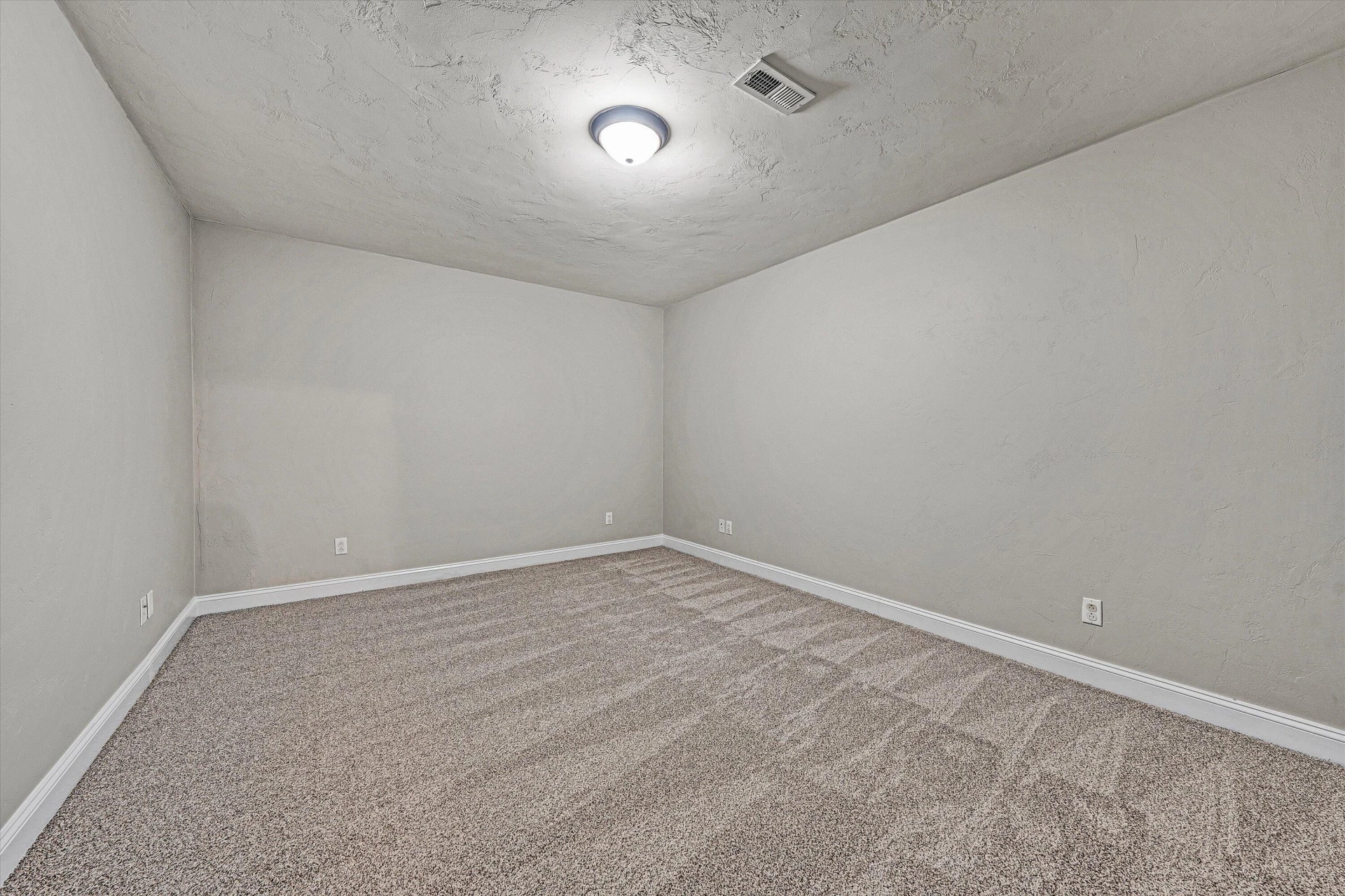 8540 Goodview RD - Photo 31