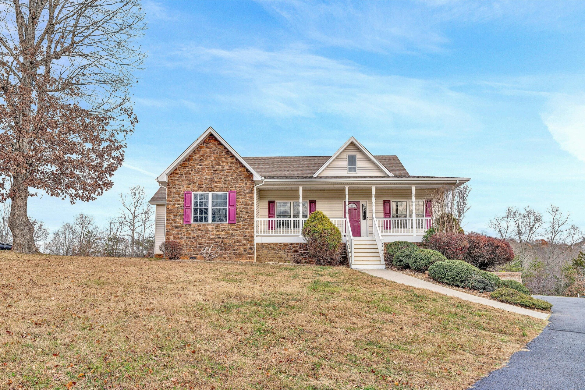 8540 Goodview RD - Photo 5