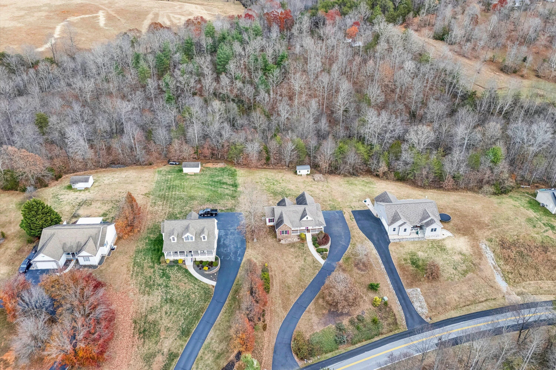 8540 Goodview RD - Photo 44