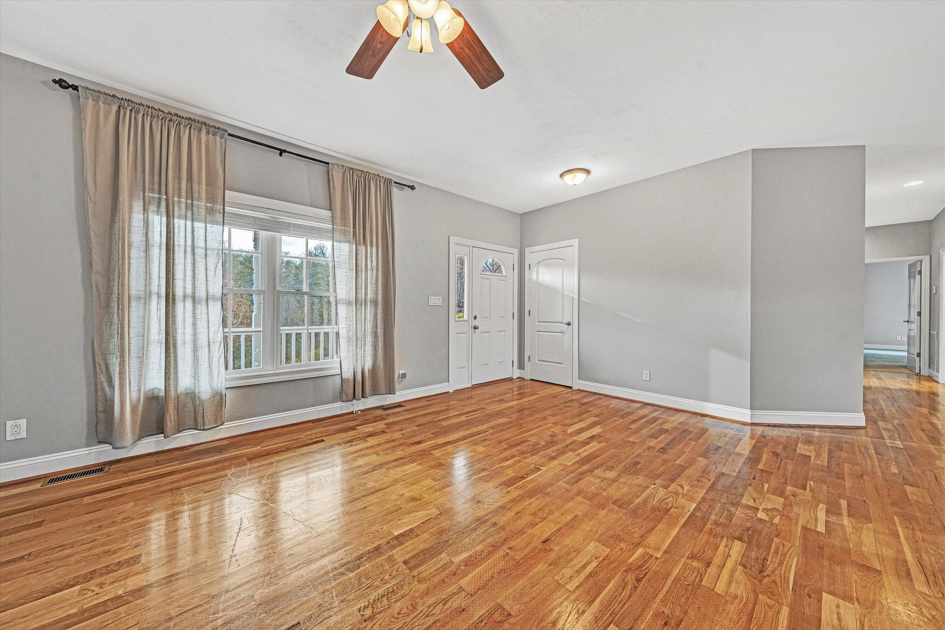 8540 Goodview RD - Photo 11