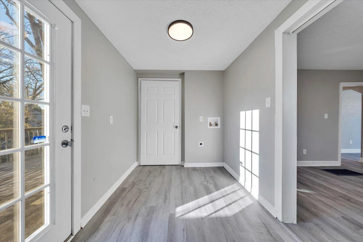 2218 Larchwood ST NE - Photo 10