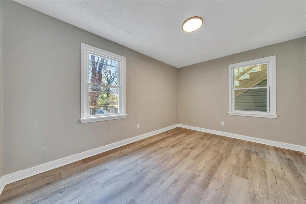 2218 Larchwood ST NE - Photo 14