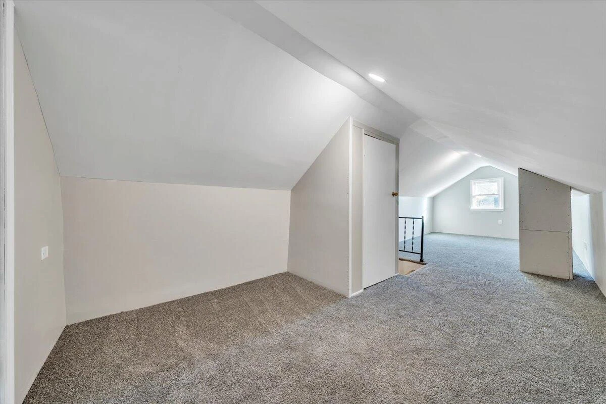 2218 Larchwood ST NE - Photo 20