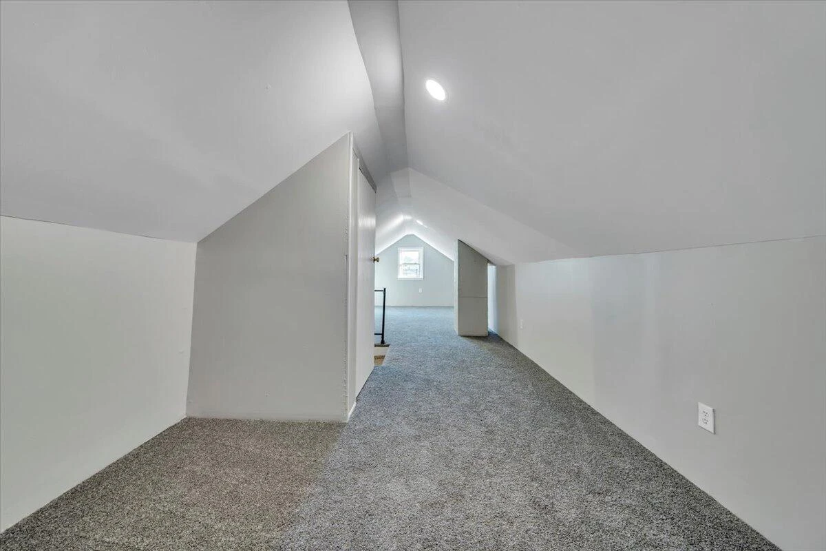 2218 Larchwood ST NE - Photo 21