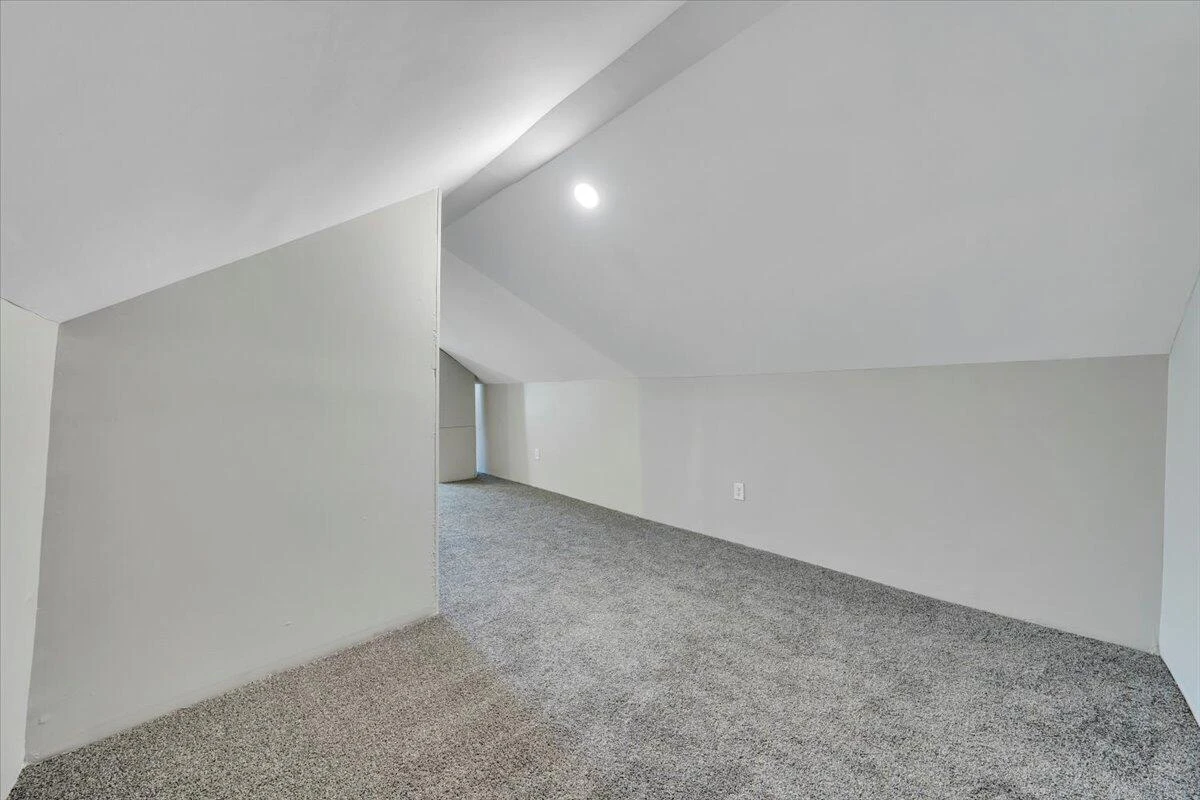2218 Larchwood ST NE - Photo 22