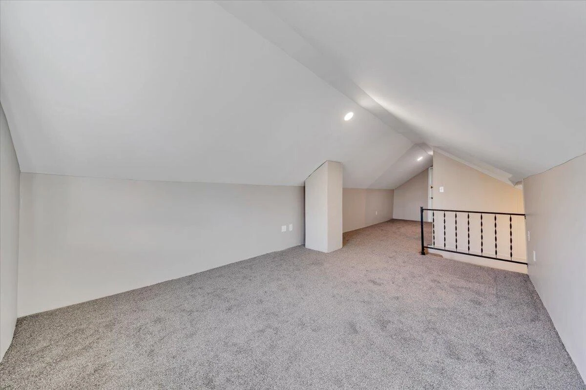 2218 Larchwood ST NE - Photo 23