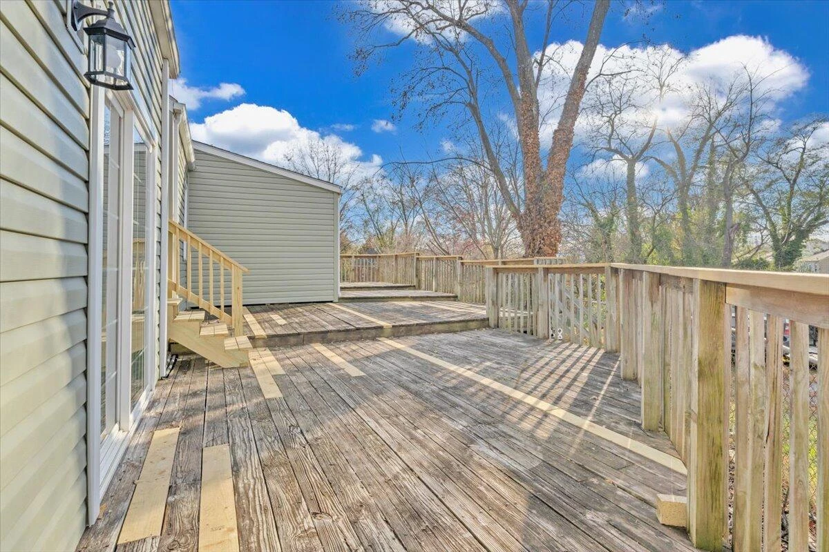 2218 Larchwood ST NE - Photo 34