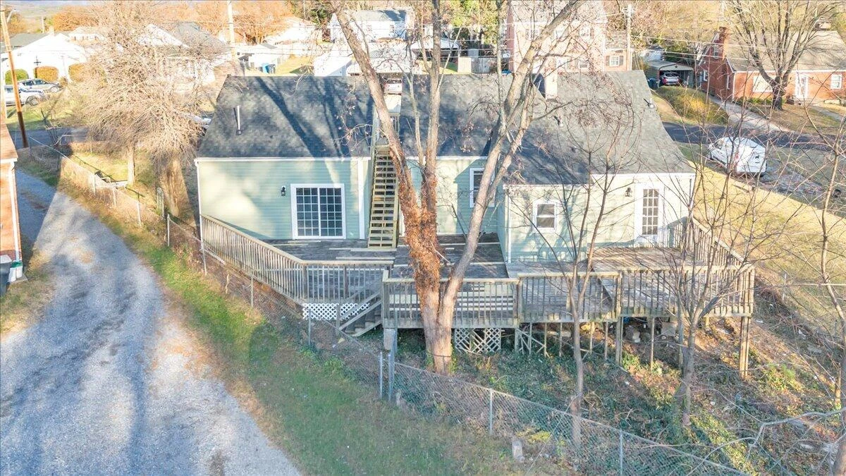 2218 Larchwood ST NE - Photo 36