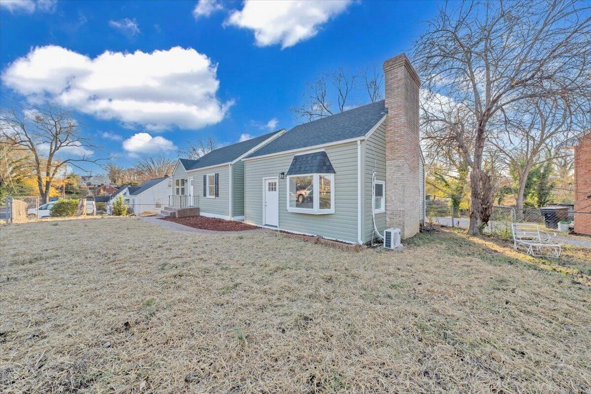 2218 Larchwood ST NE - Photo 41