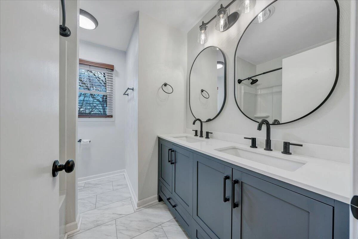 222 N Oakwood RD - Photo 12