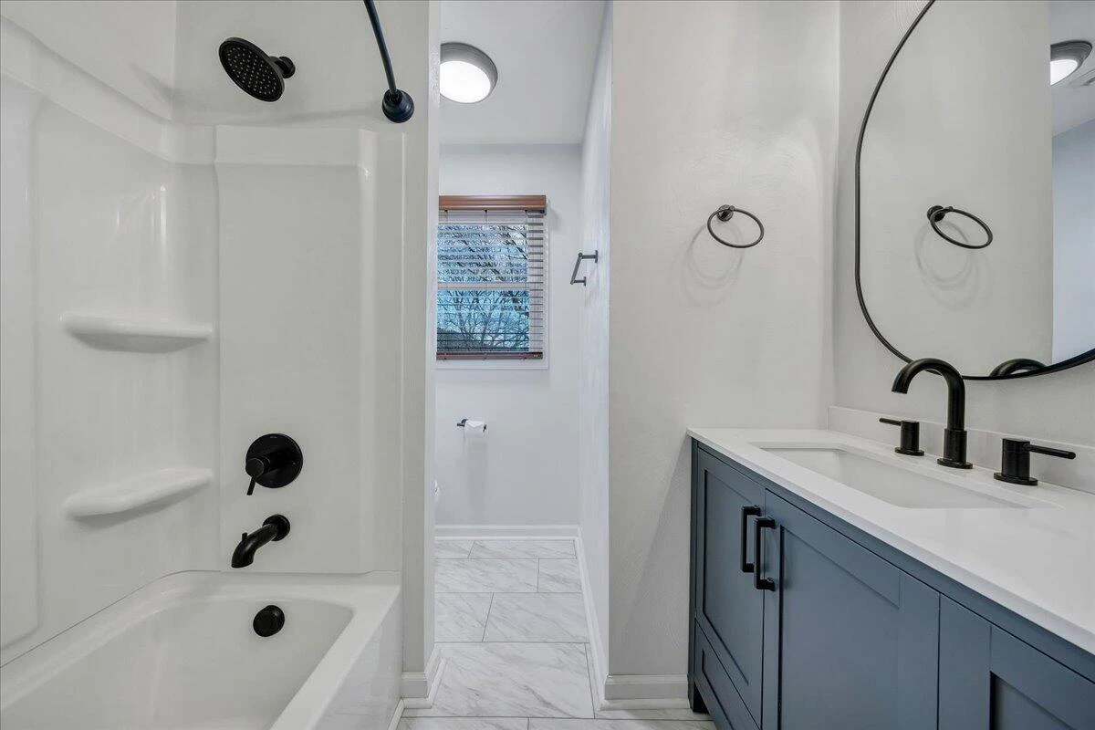 222 N Oakwood RD - Photo 13
