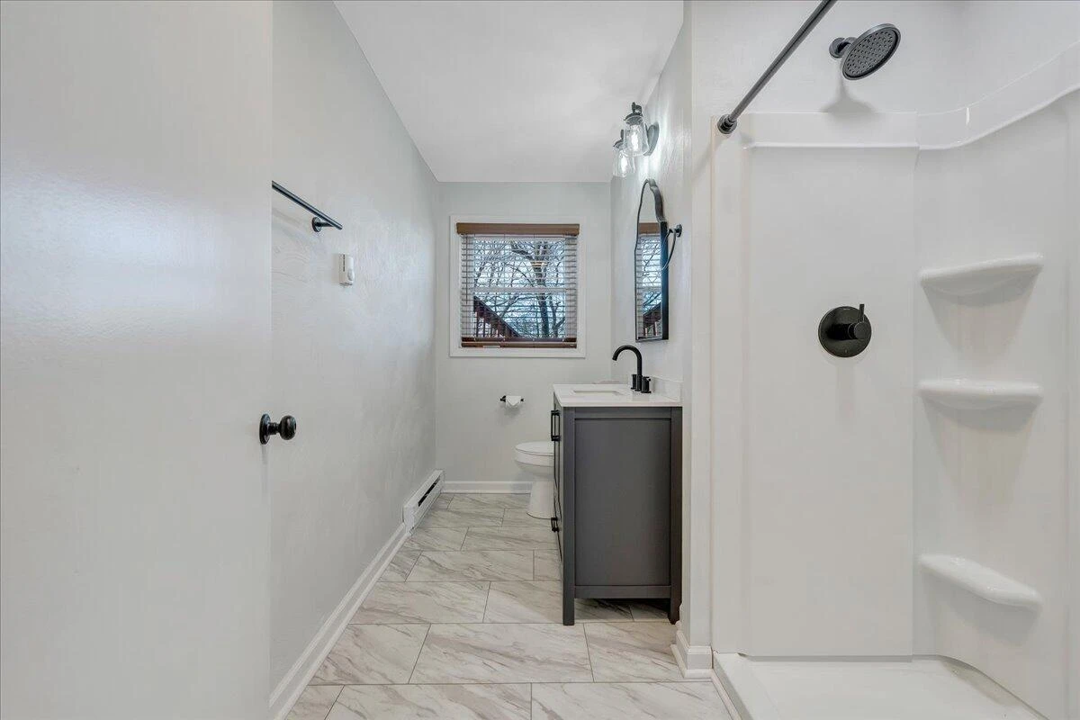 222 N Oakwood RD - Photo 21