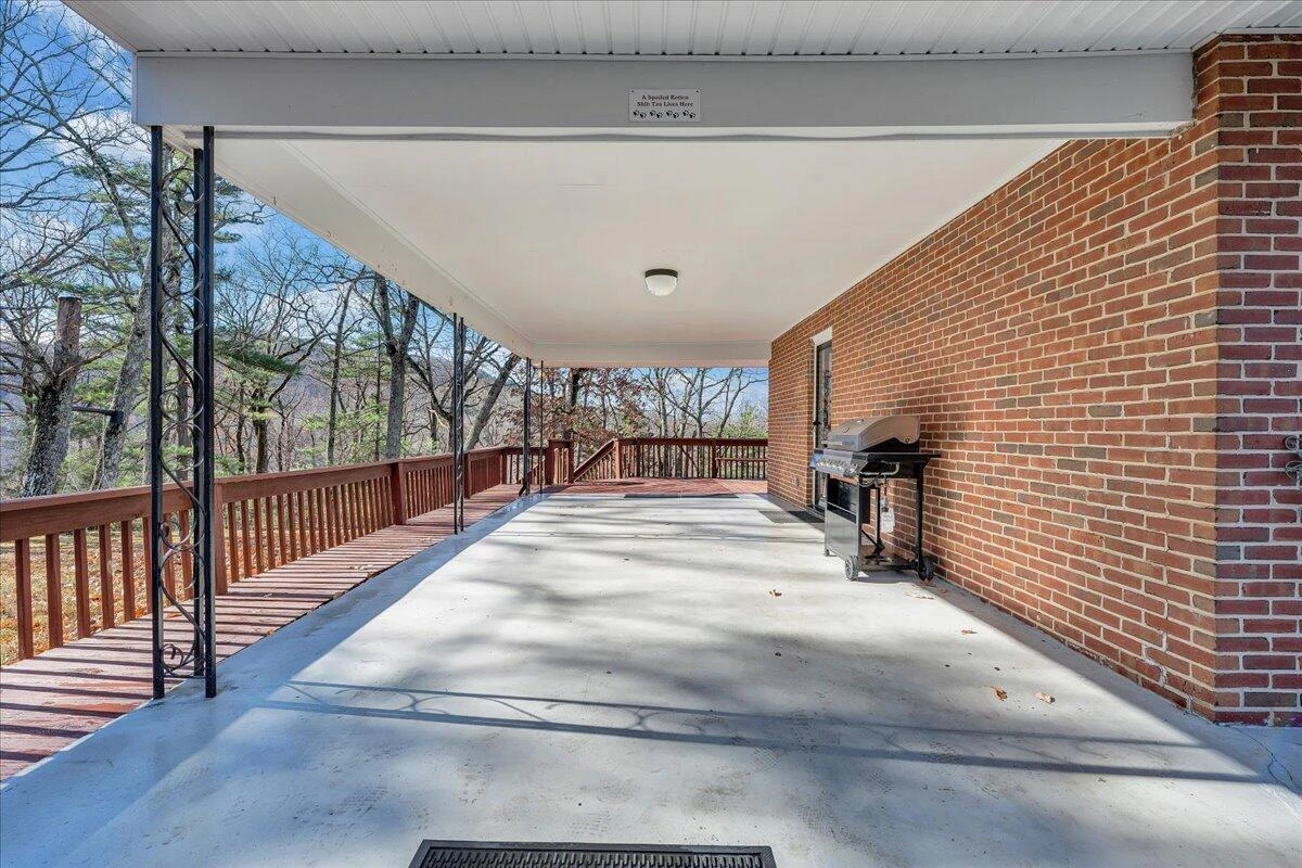 222 N Oakwood RD - Photo 26