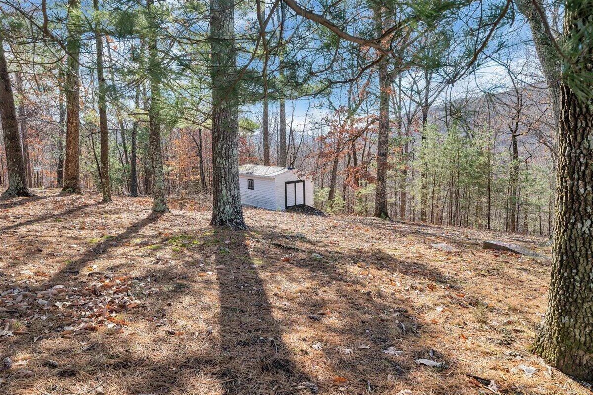 222 N Oakwood RD - Photo 31