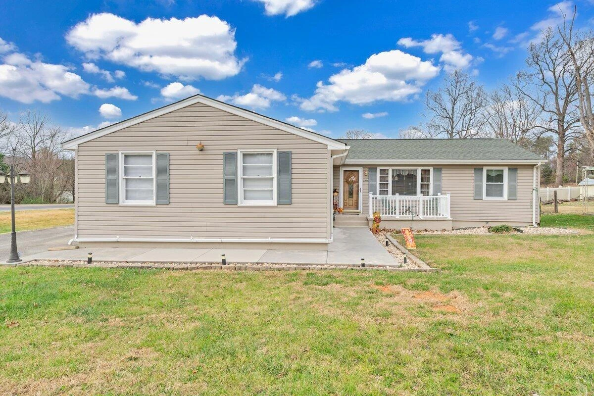 2414 Mayfield DR - Photo 2
