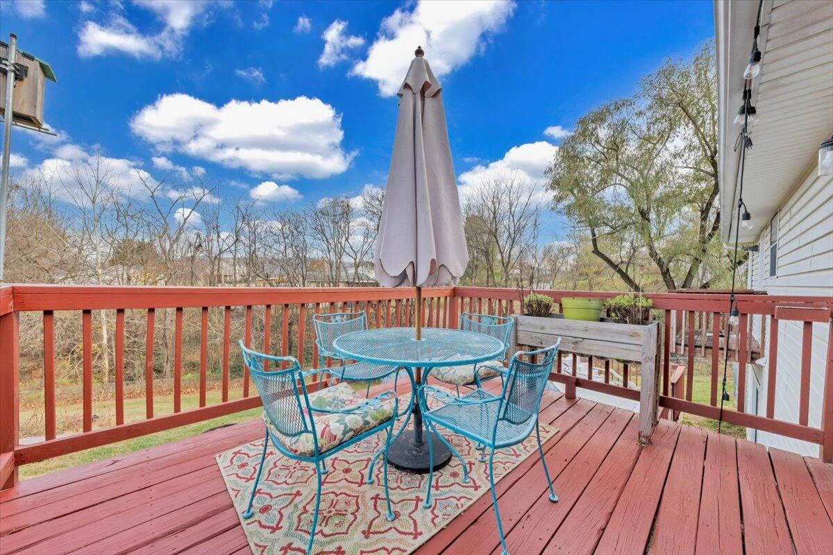 283 Hillview DR - Photo 15