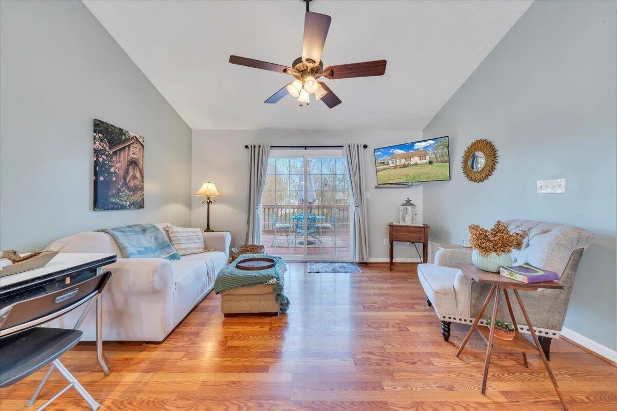 283 Hillview DR - Photo 4