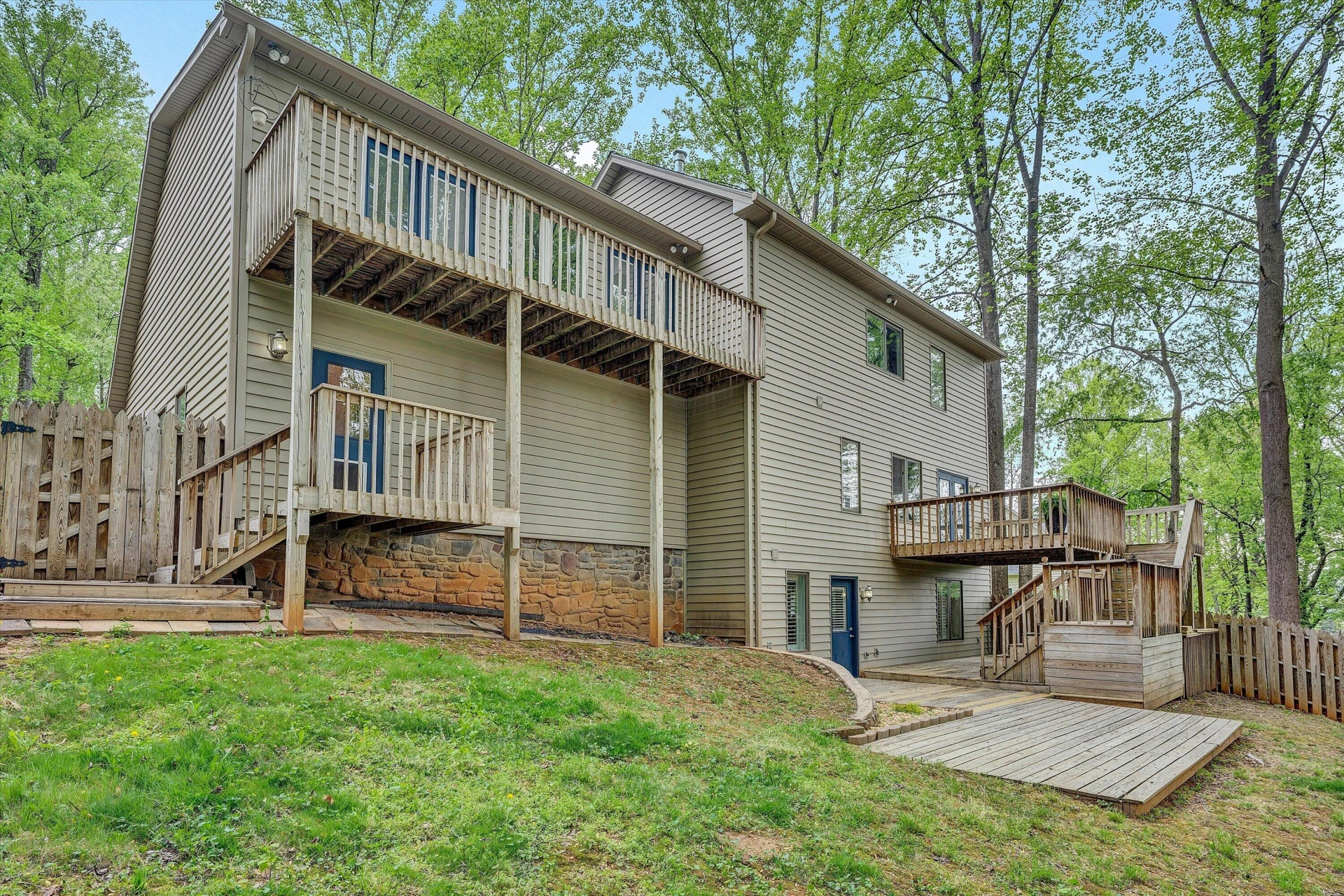 36 York ST - Photo 8