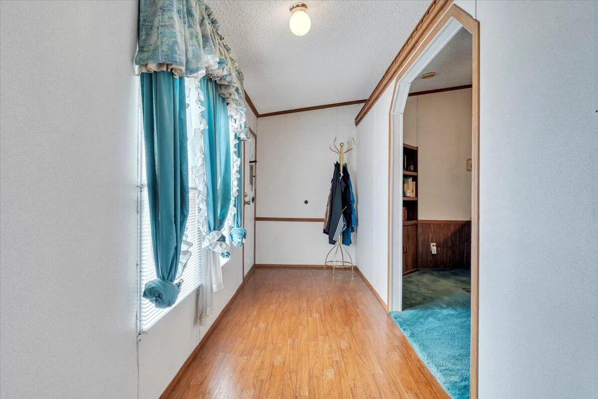 20459 Main ST - Photo 3