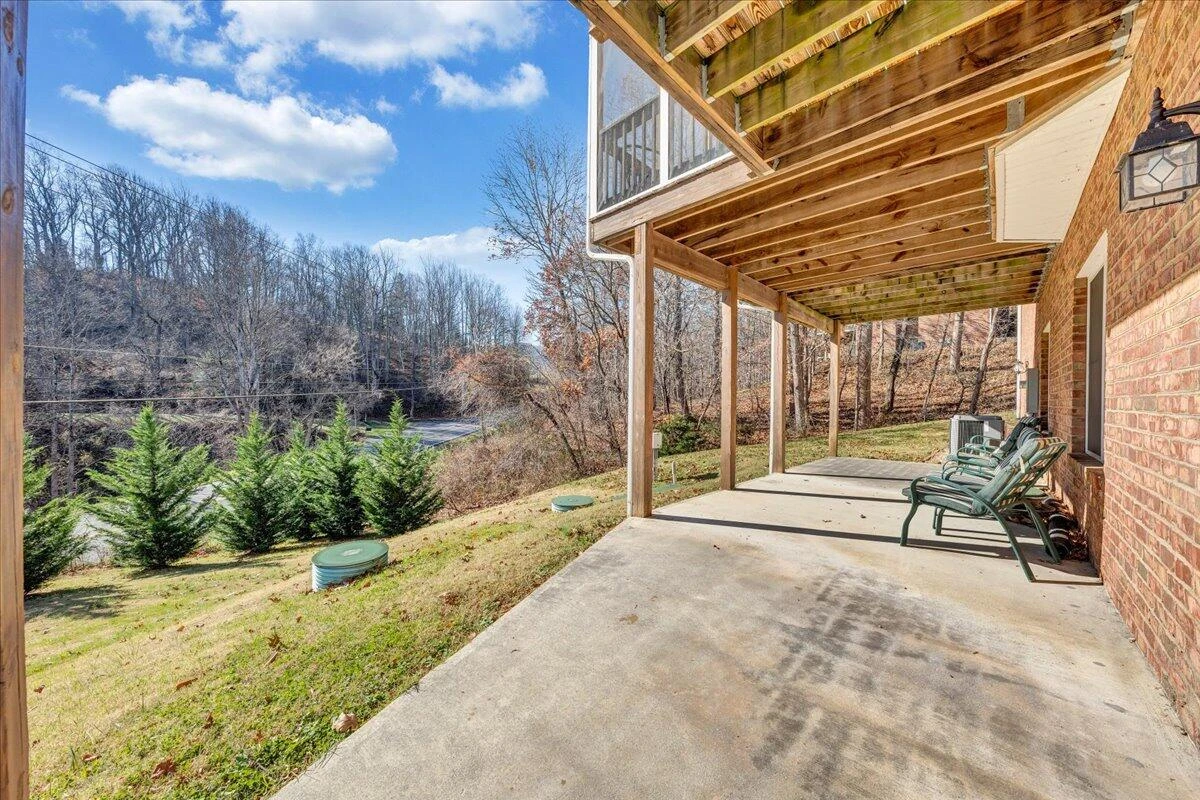 7524 Autumn Park DR - Photo 43
