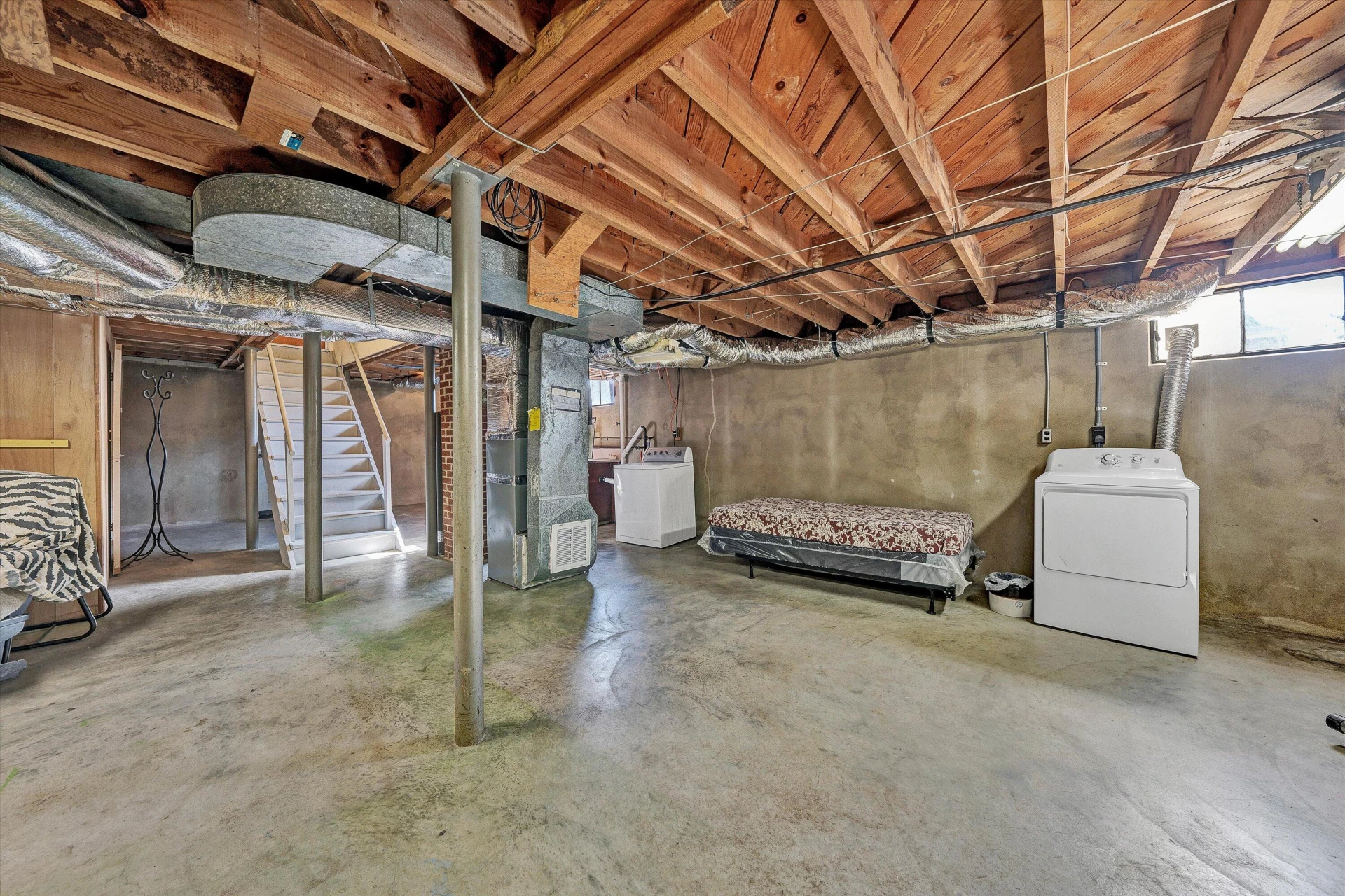 173 Trinkle AVE NE - Photo 18