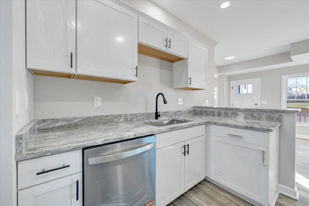1815 North AVE NE - Photo 13