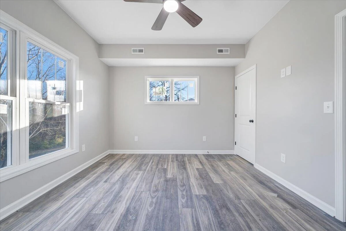 1815 North AVE NE - Photo 16