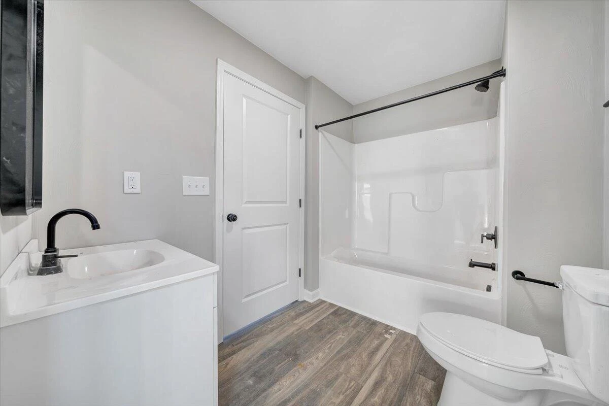 1815 North AVE NE - Photo 18