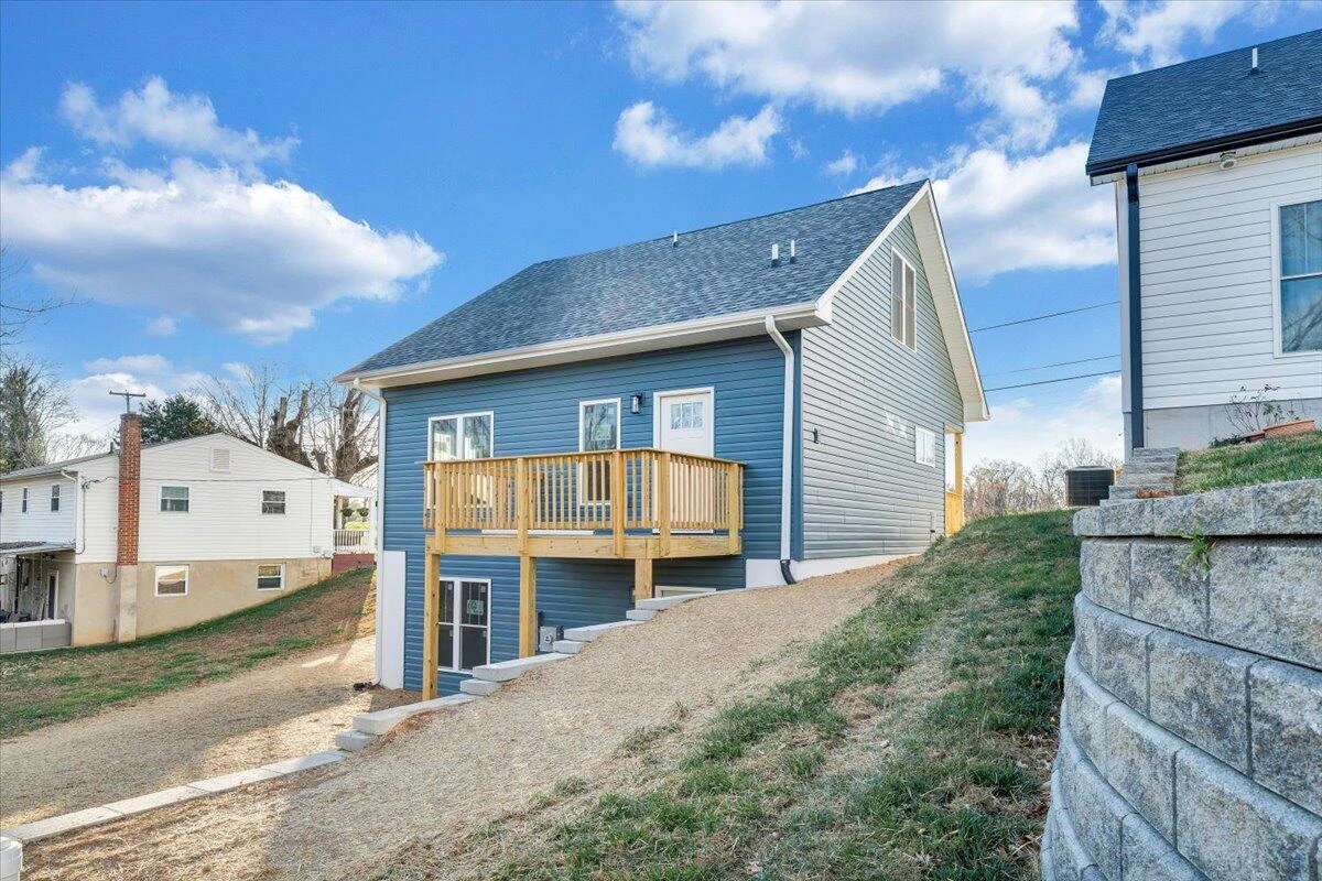 1815 North AVE NE - Photo 33
