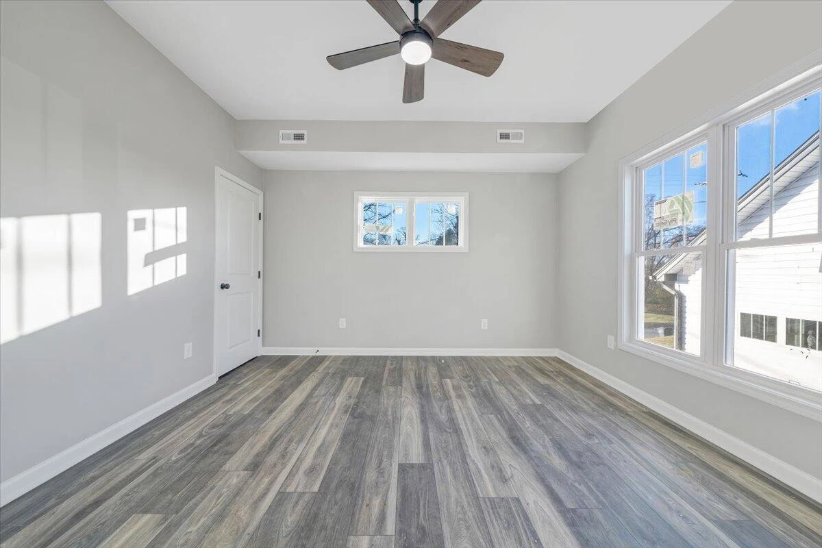 1815 North AVE NE - Photo 9