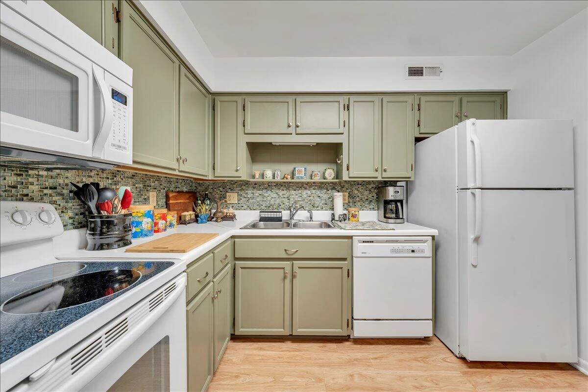 2110 Stephenson AVE SW #6 - Photo 12
