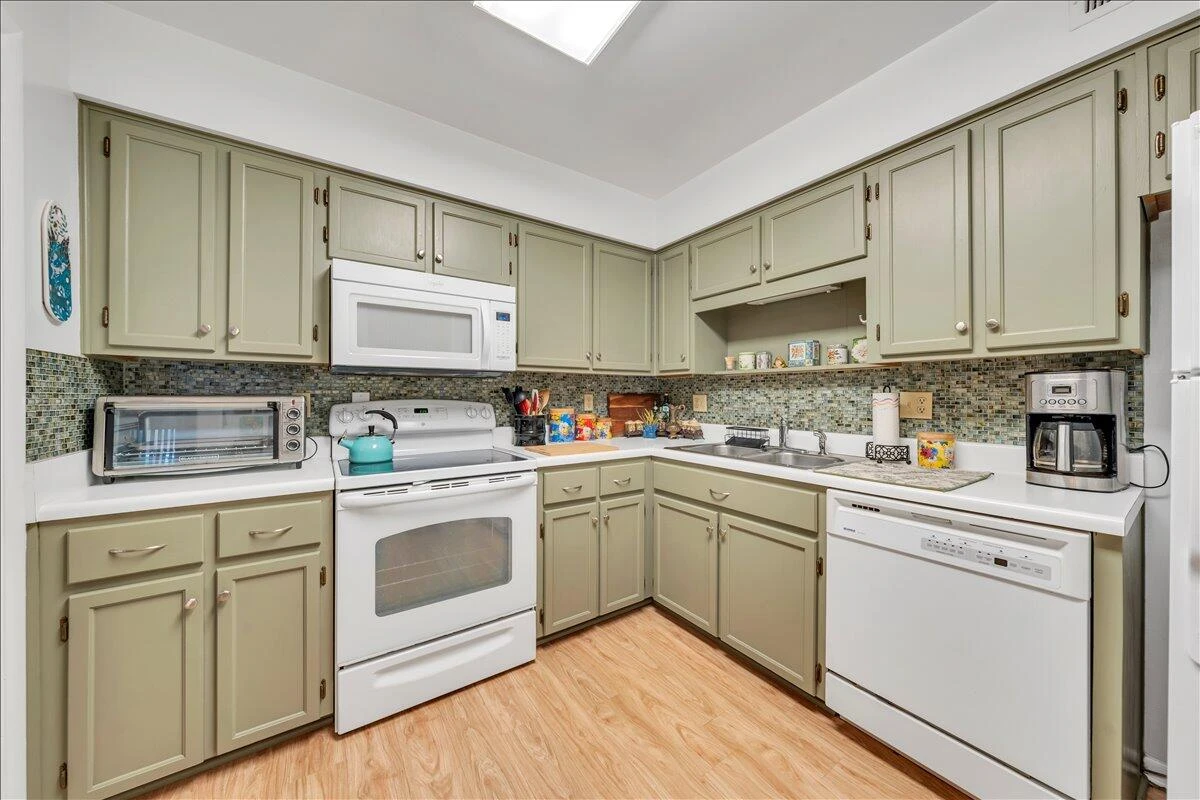 2110 Stephenson AVE SW #6 - Photo 10