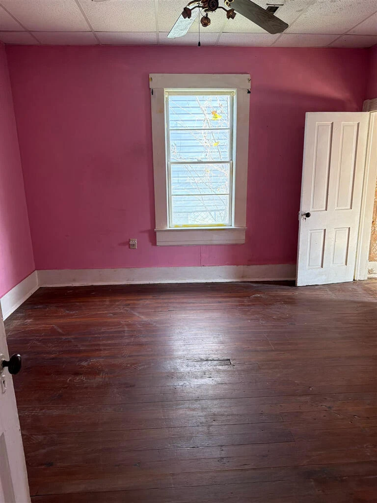 1014 Jamison AVE SE - Photo 4