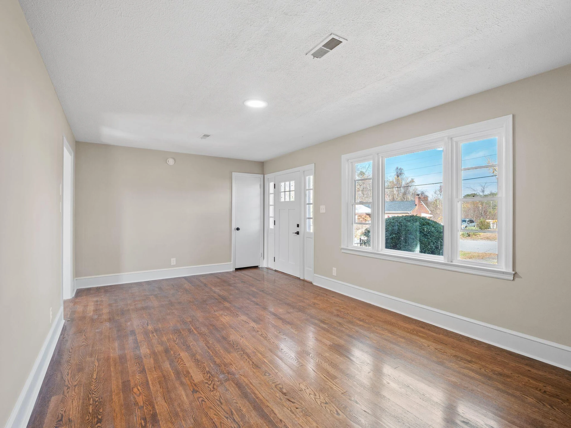 117 Pineview DR - Photo 10
