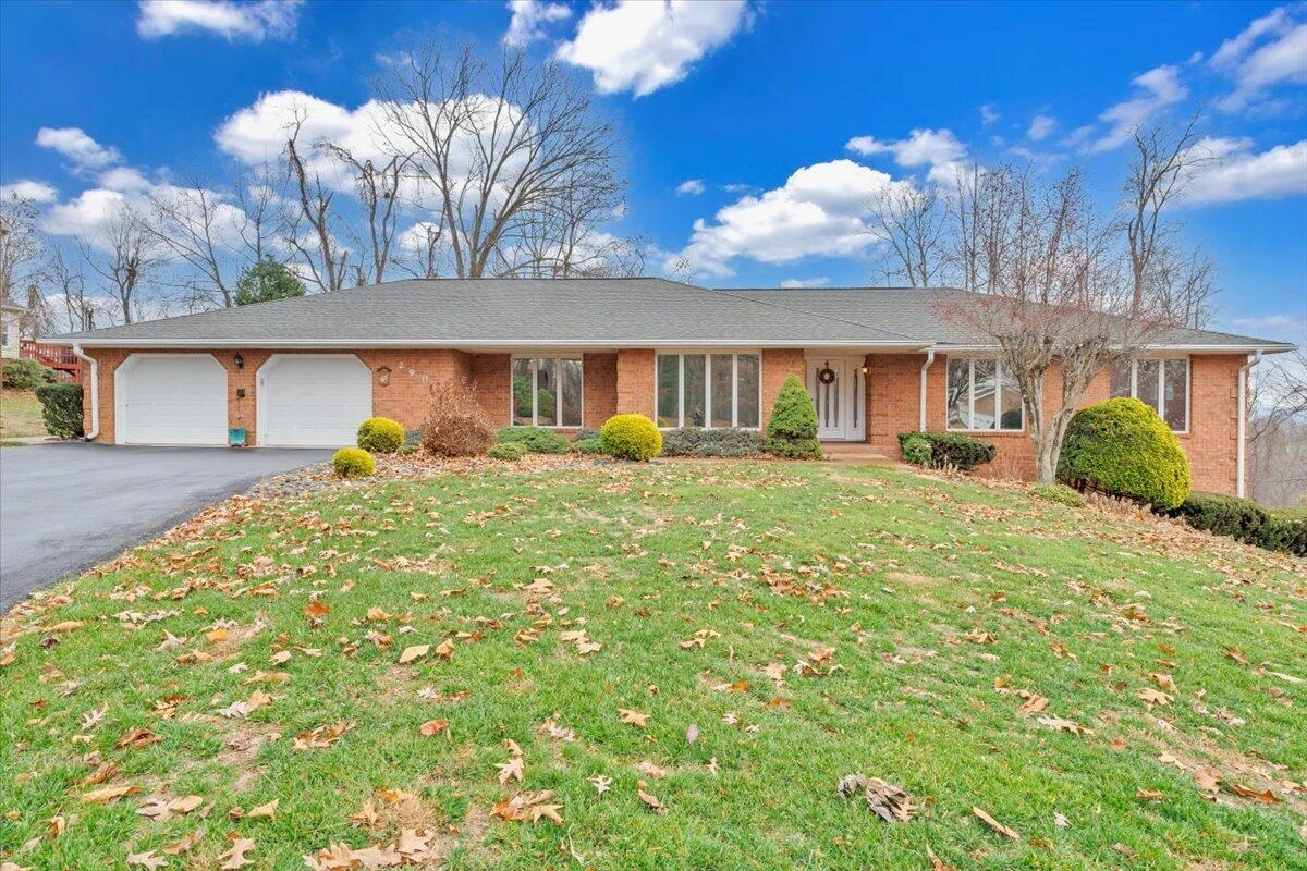 290 Patricia LN SE