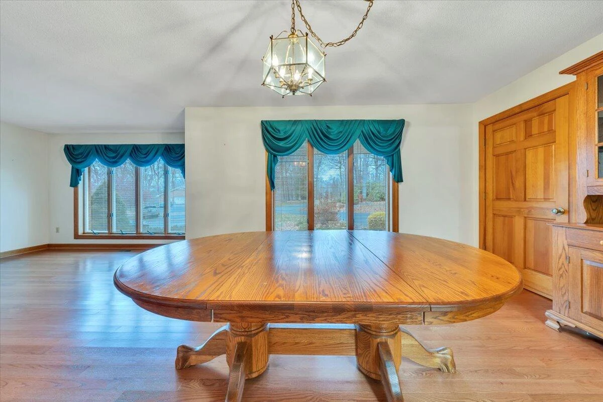290 Patricia LN SE - Photo 10