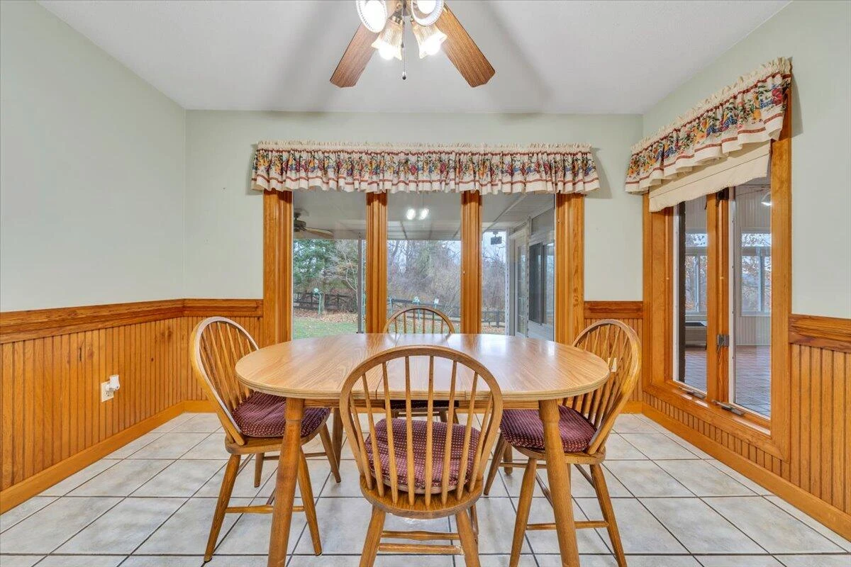 290 Patricia LN SE - Photo 18