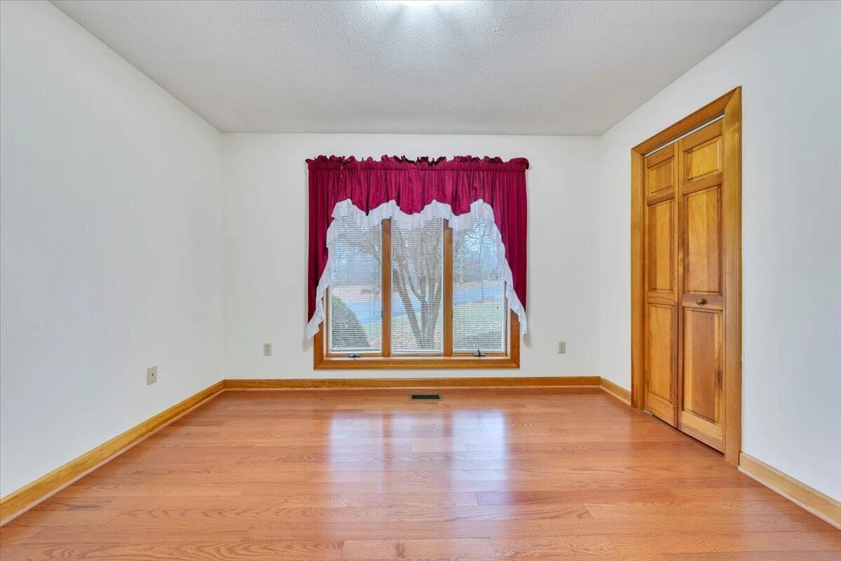 290 Patricia LN SE - Photo 31
