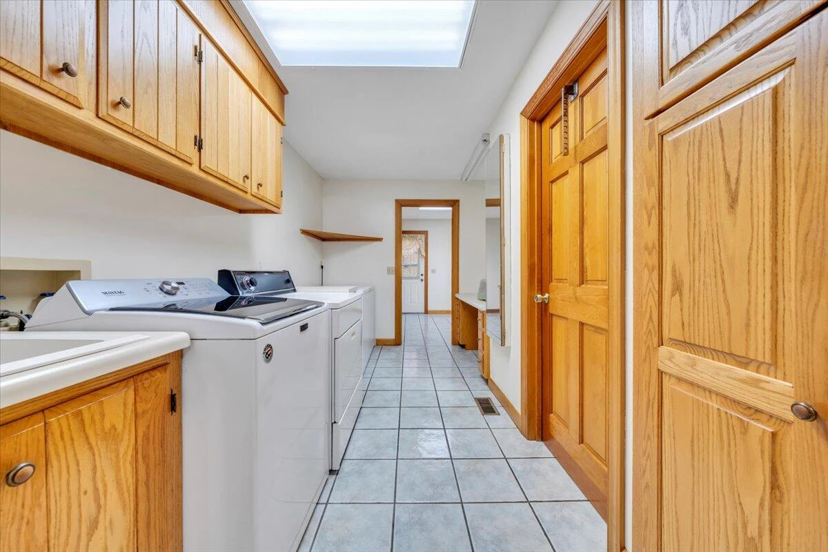 290 Patricia LN SE - Photo 38