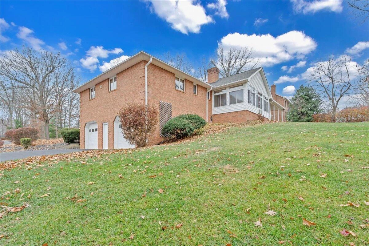 290 Patricia LN SE - Photo 59