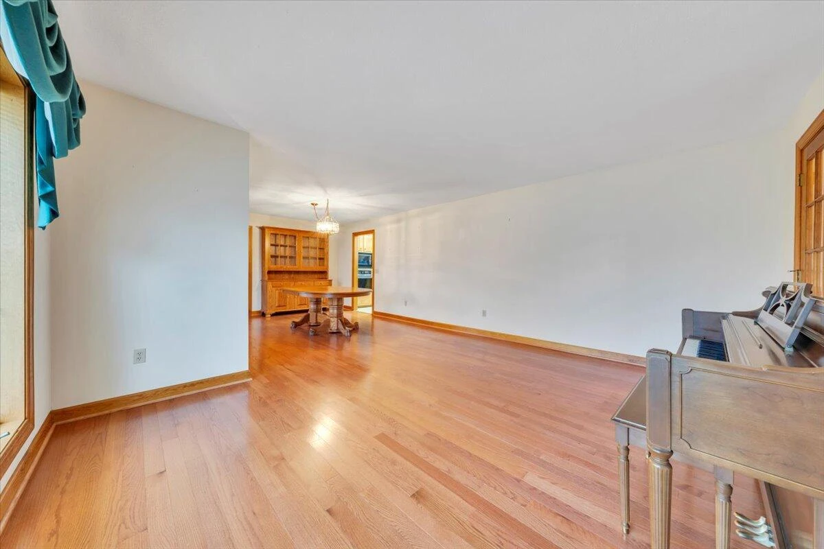 290 Patricia LN SE - Photo 7