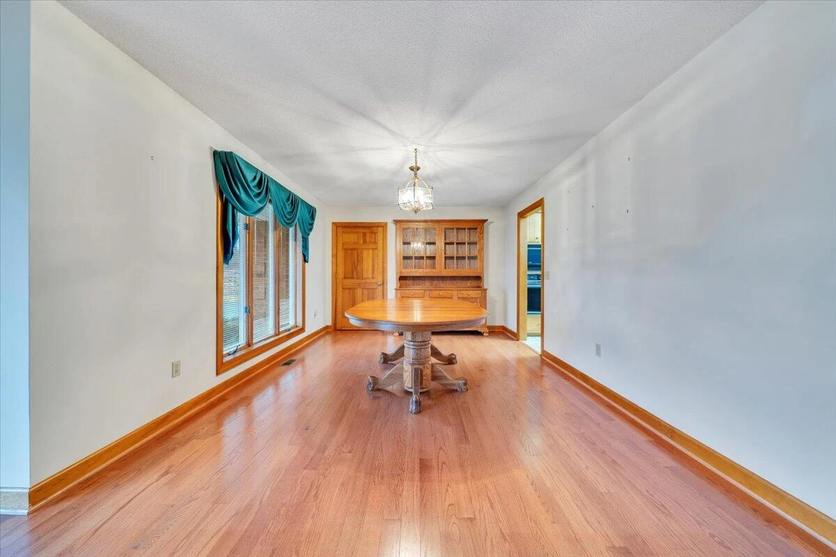 290 Patricia LN SE - Photo 8