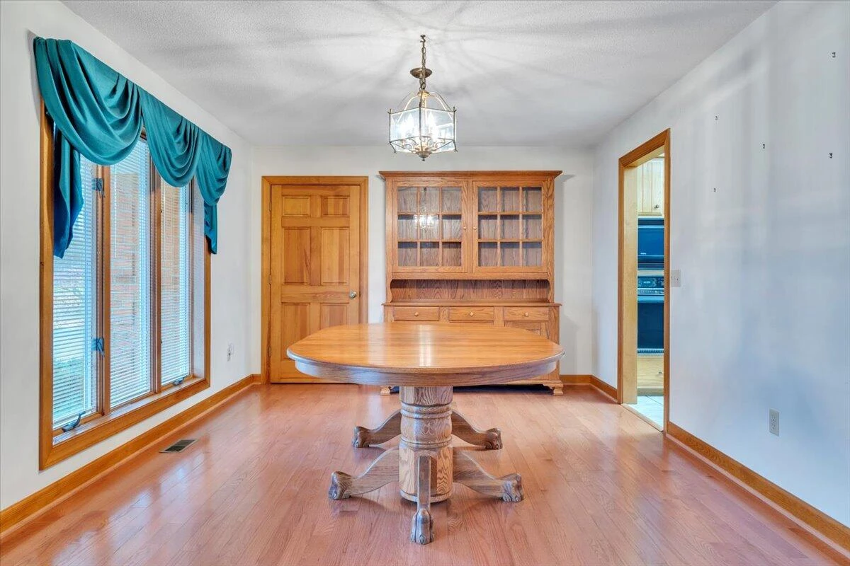 290 Patricia LN SE - Photo 9