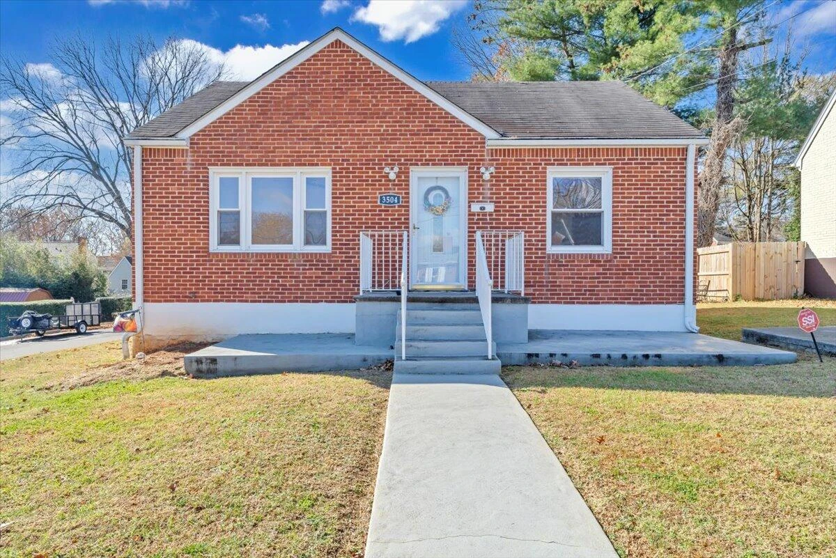 3504 Forest Hill AVE NW