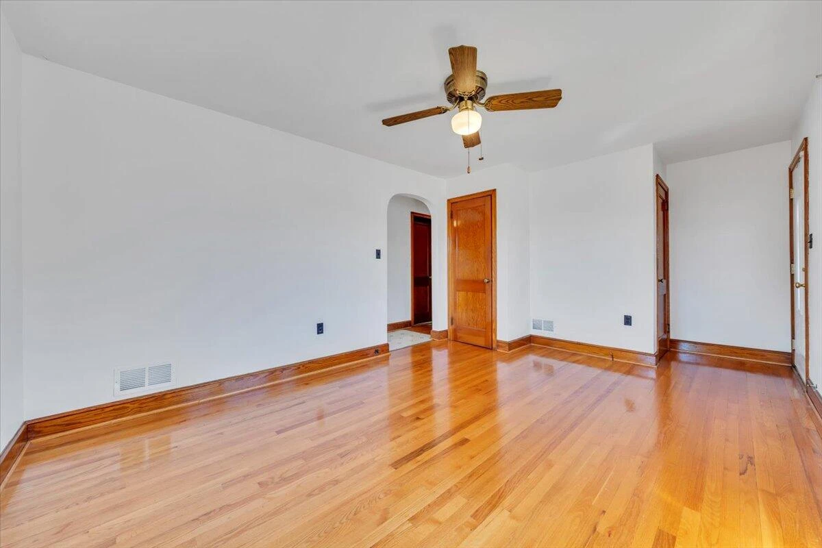 3504 Forest Hill AVE NW - Photo 5
