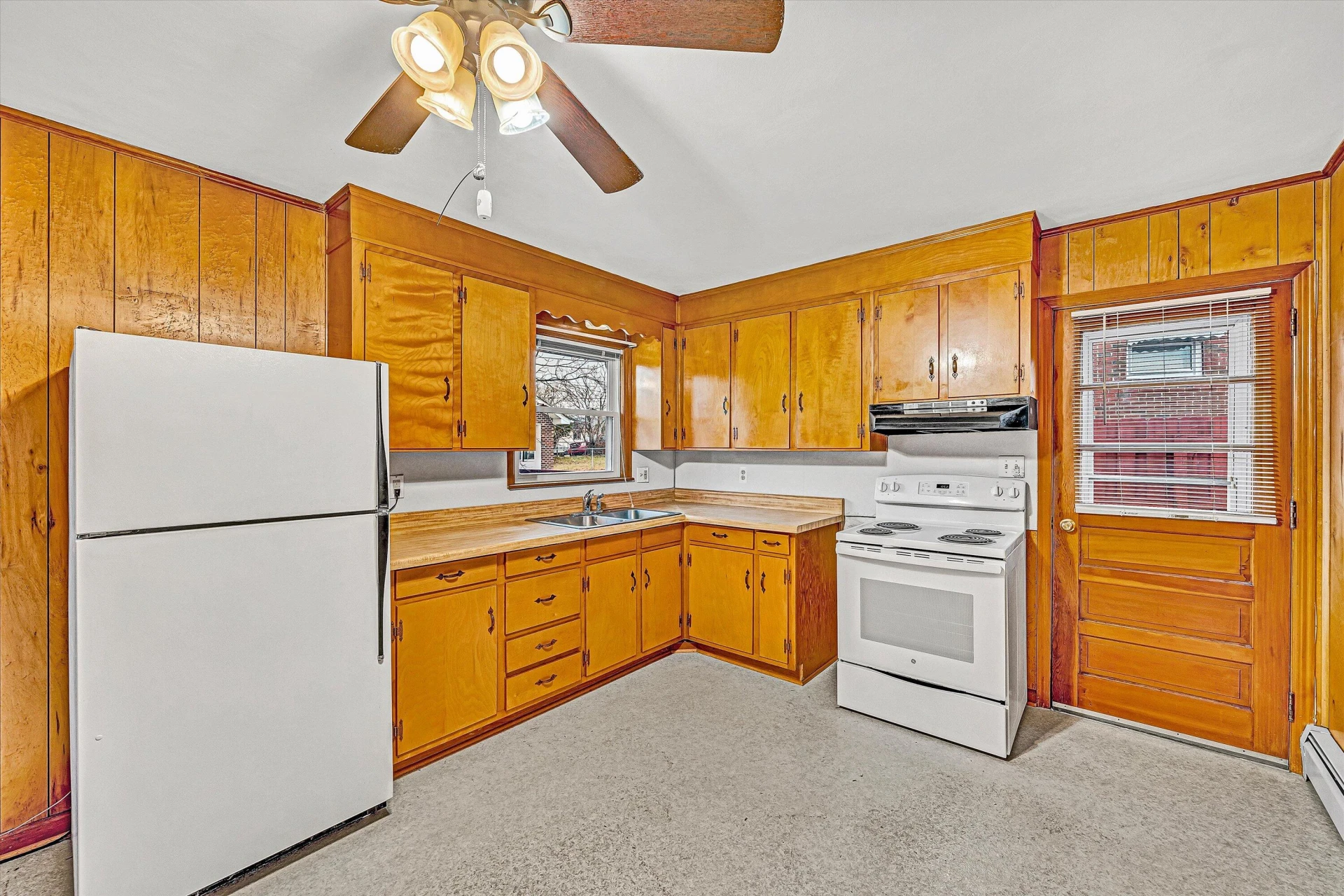 156 Tampa DR - Photo 6