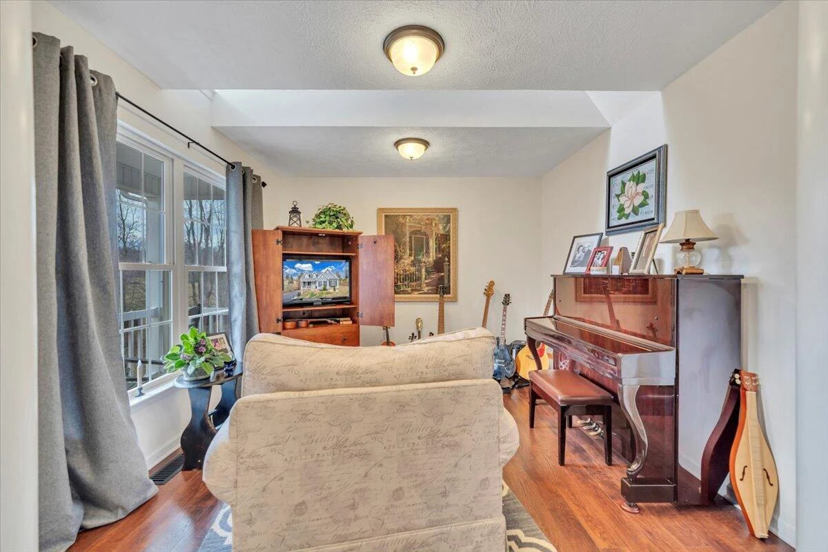 1074 Blueberry Hill CT - Photo 7
