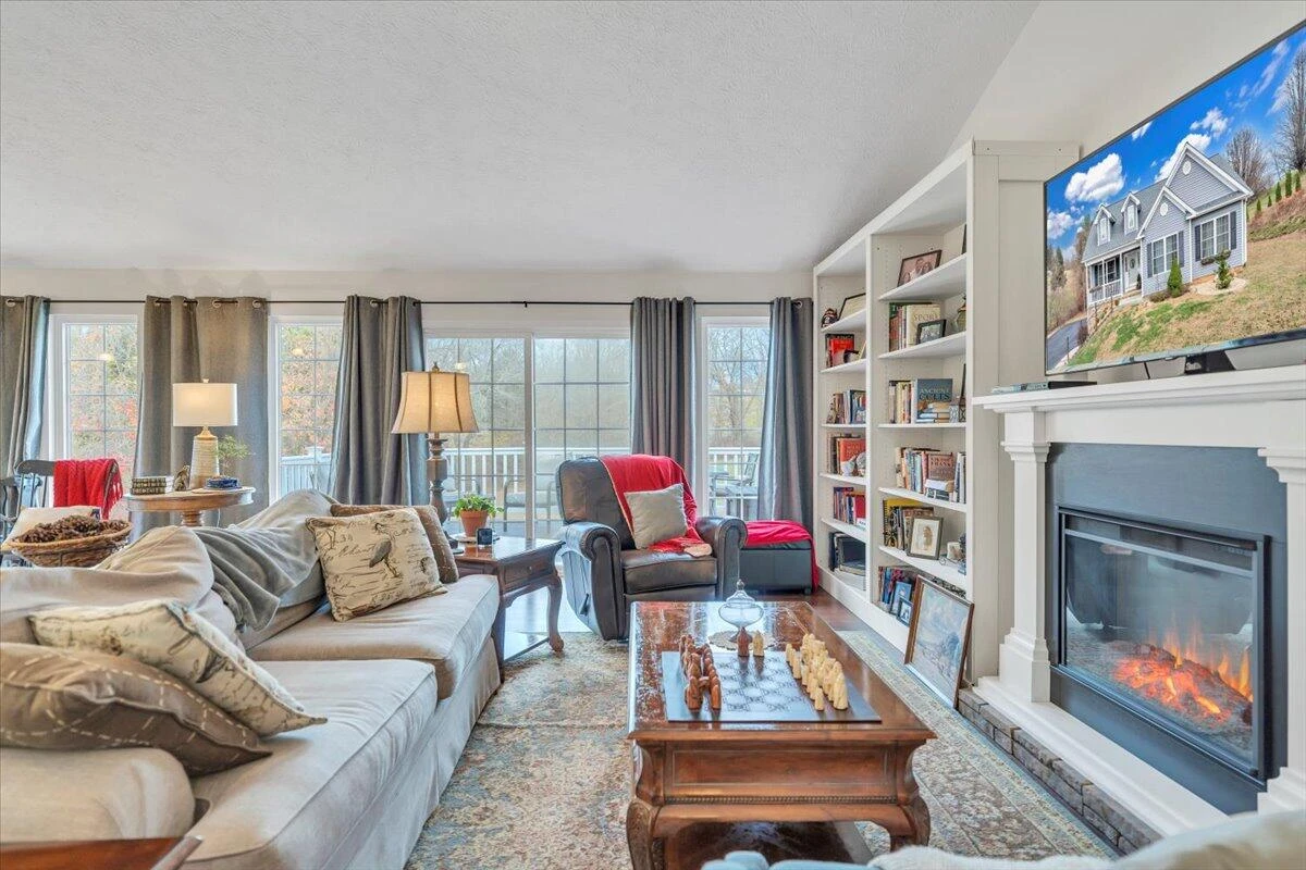 1074 Blueberry Hill CT - Photo 12