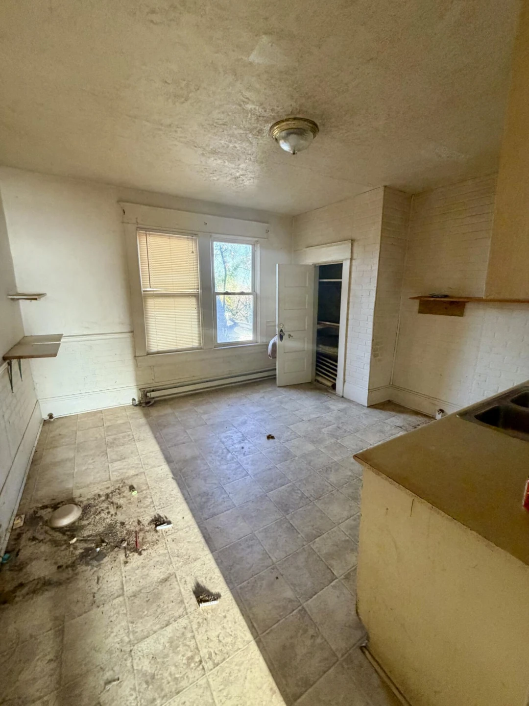 2016 SANFORD AVE SW - Photo 2