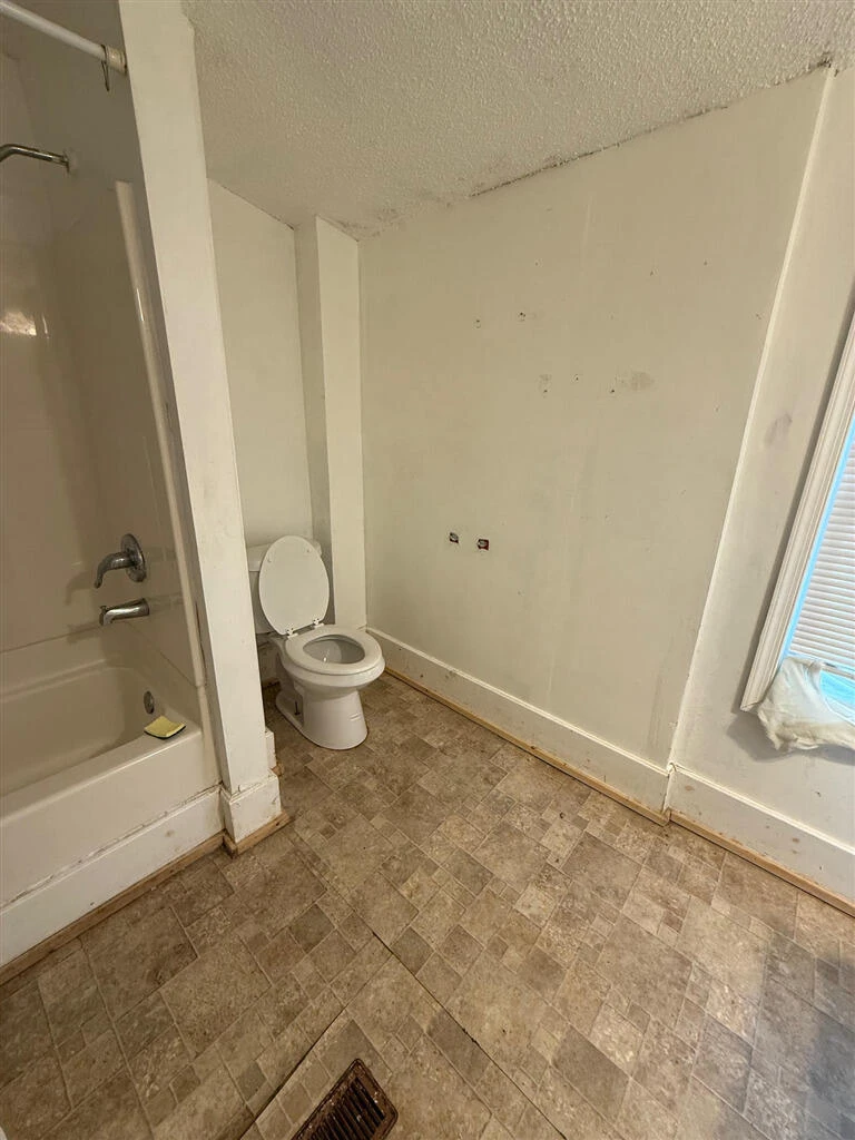 1115 Orange AVE NW - Photo 14